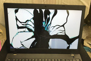 ThinkPad L580 画面割れ