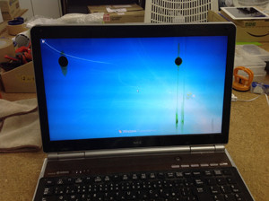 LL750/F 液晶画面割れ