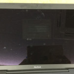 Macの画面が映らない、わずかに見える場合のバックライト修理
