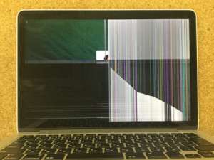 MacbookPro 液晶割れ