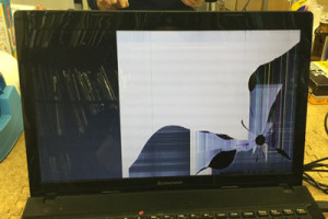 G510 液晶パネル割れ