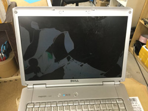 inspiron 1520 液晶割れ