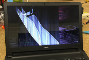 Dell 液晶修理 Inspirion 5559の画面割れ 液晶修理センター