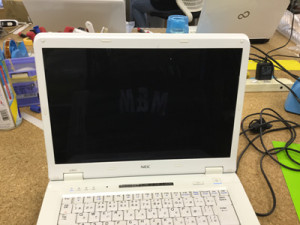 LL750/SG　画面が暗い