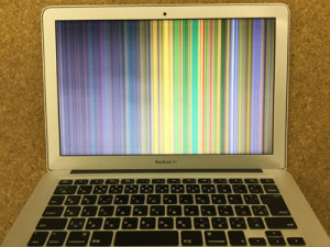 macbook air 画面に線