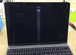 Macbook 画面割れ
