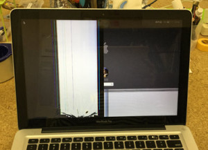 MacbookPro パネル割れ