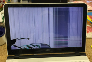 PC-LS150TSW　画面割れ