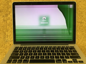 macbookpro 画面割れ