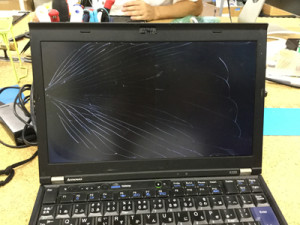 Thinkpad x220 液晶割れ