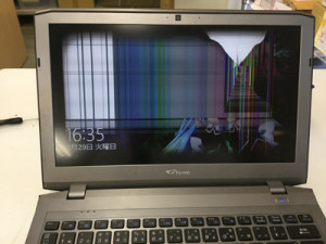 W230SS　液晶割れ