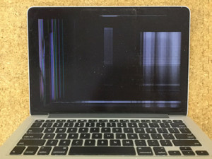 retina 13 画面割れ
