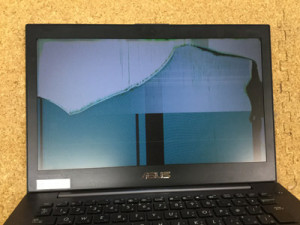 ASUSPRO BU400A 液晶割れ