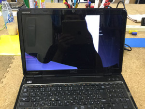 N5010 液晶割れ