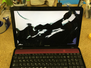 PT55258FBFR　液晶割れ