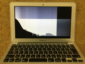 macbook air 液晶割れ