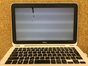 P24T001 液晶割れ