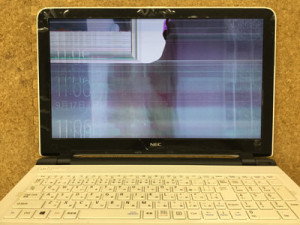 PC-LS150SSW 液晶割れ