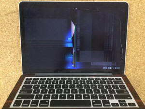 macbookpro 液晶割れ