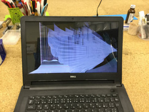 Inspiron 14 5000 液晶割れ