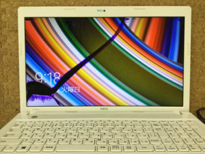 PC-LE150N1W-P2 液晶割れ