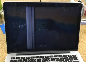 MacbookPro 液晶割れ