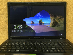 G560 液晶割れ