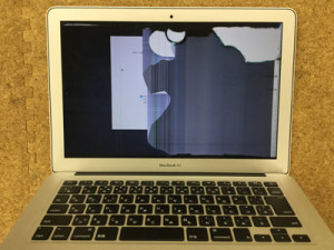 macbookair 液晶割れ
