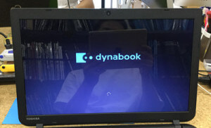 パソコンの画面がチカチカ