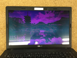 x550 液晶割れ