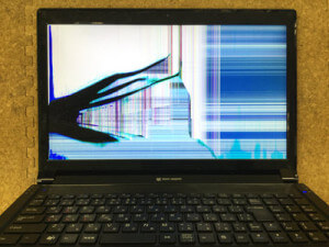 P151EM1 液晶割れ