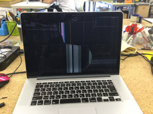 Macbook Pro Retina 液晶割れ