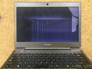 PR63128EMFS 液晶割れ