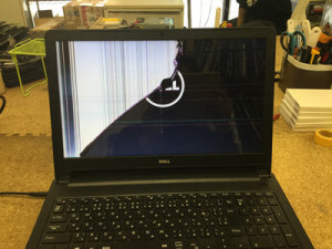 inspiron 15 液晶割れ