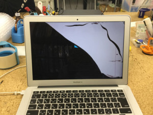macbook air 液晶割れ