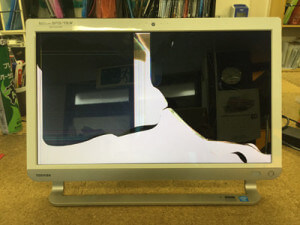 PD713T3LSXW　画面割れ