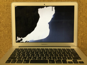 MacbookAir 画面割れ