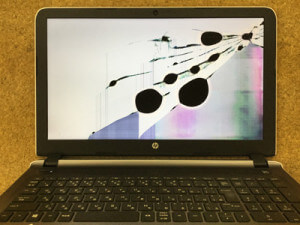 HP 15-ab051TX 液晶割れ