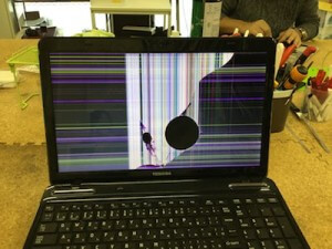 PT45146EBFBK 液晶割れ