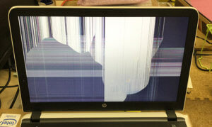 HP 15-ab255TU 液晶割れ