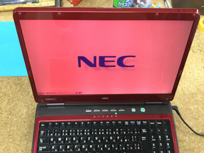 パソコンの画面が赤い バックライト故障の格安修理 液晶修理センター