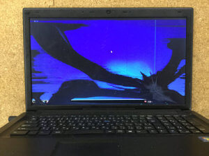 ドスパラ　液晶割れ