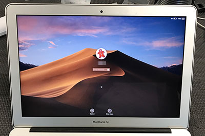 MacBook Airの画面が真っ白になった！修理方法は？ | 液晶修理センター