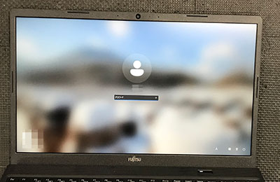 液晶パネル交換 作業中