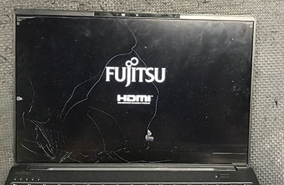 FMVU75J3B 液晶割れ 修理前