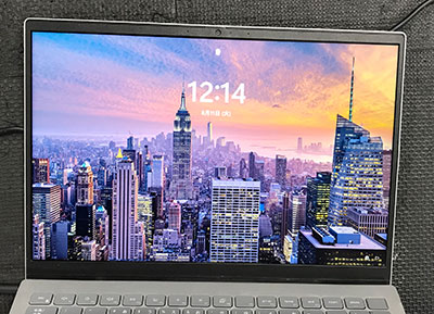 Inspiron 14 5425 P157G 液晶割れ 修理後