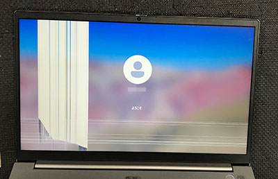 ThinkBook 15 G2 ITL 液晶割れ 修理前