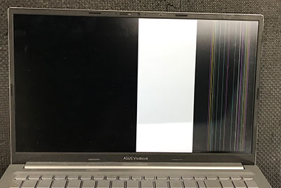 Vivobook 15X 液晶割れ 修理前