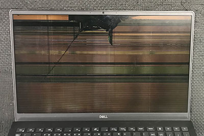 Vostro 5502　液晶割れ