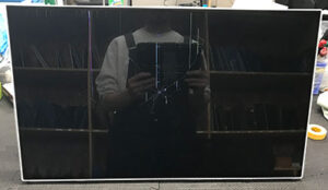 PC-GD187CEDN　液晶割れ